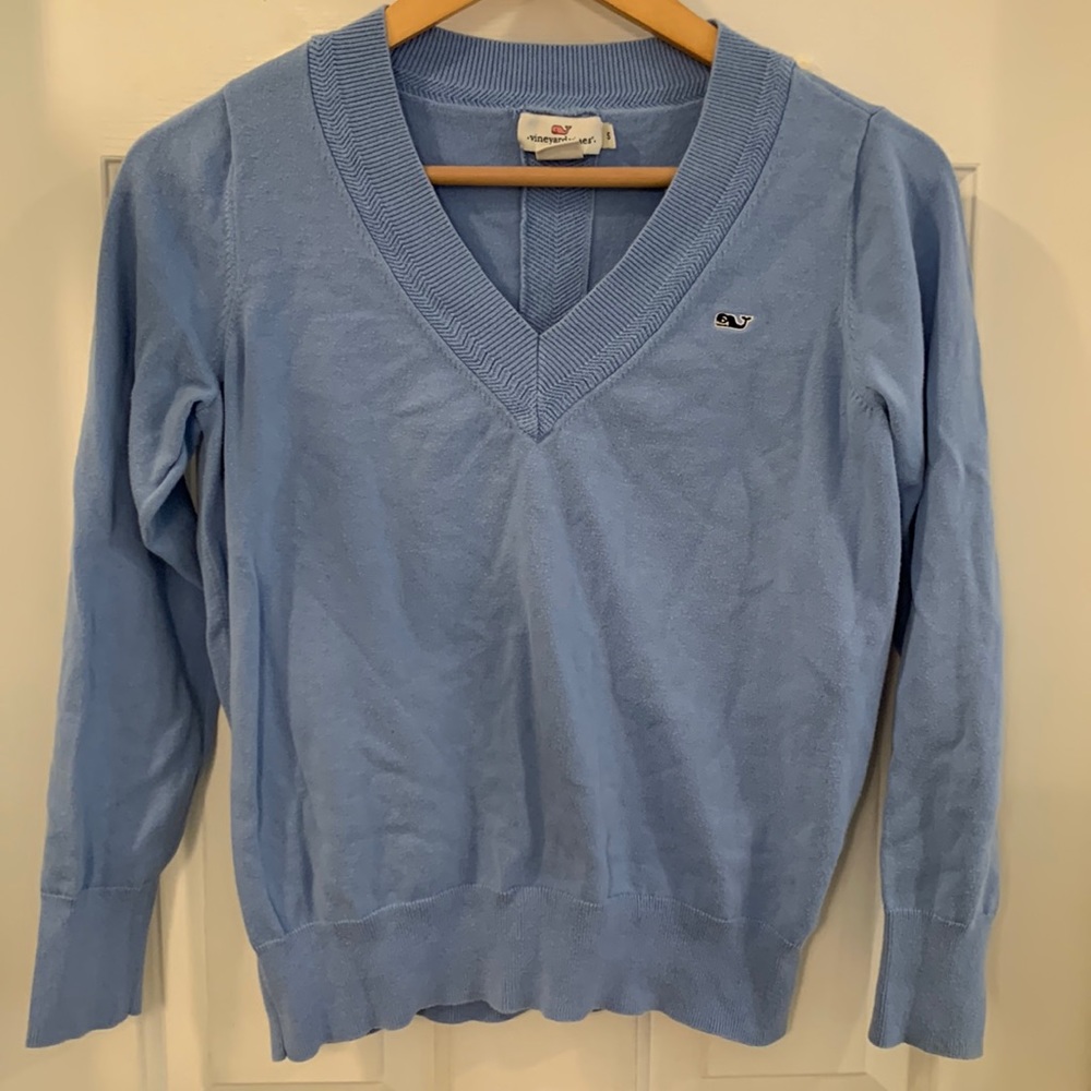 Vineyard Vines light blue sweater